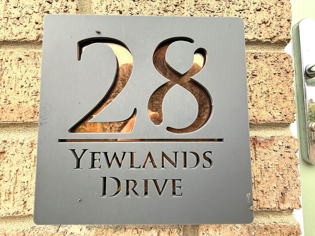 Yewlands Drive,  Garstang, PR3 photo 2