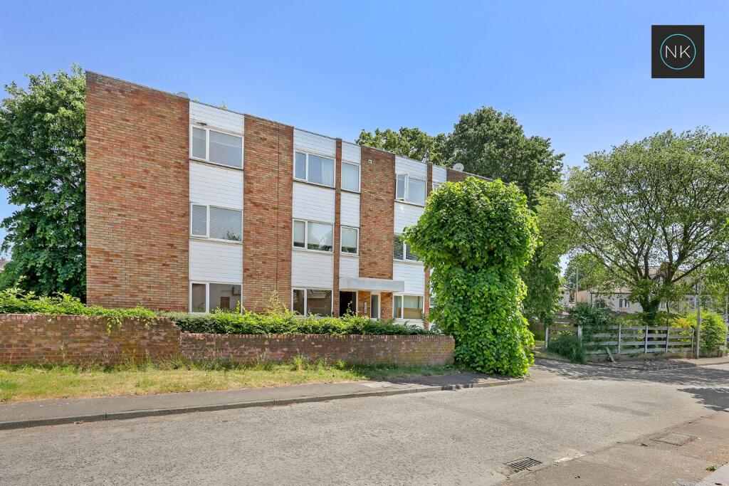 Main image of property: Oakside Court, Deepdene Close, Snaresbrook, London, E11