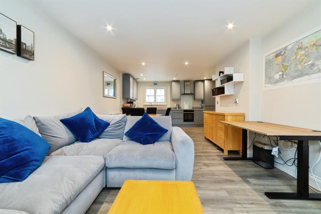 Apartment in Stevenage - View 5