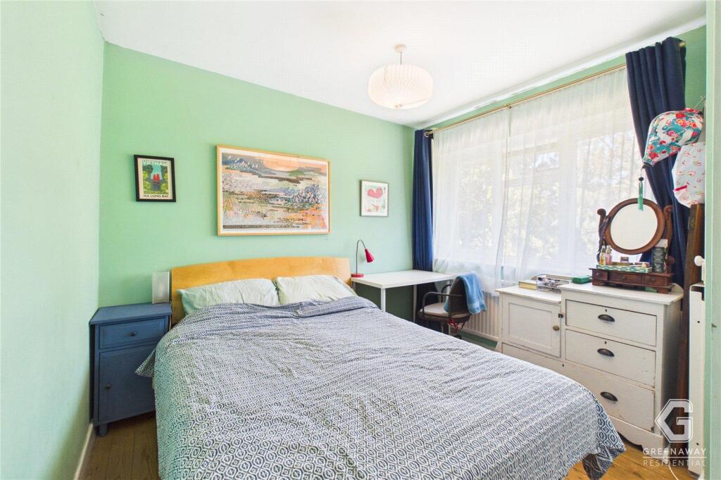 House in Redhill - View 4