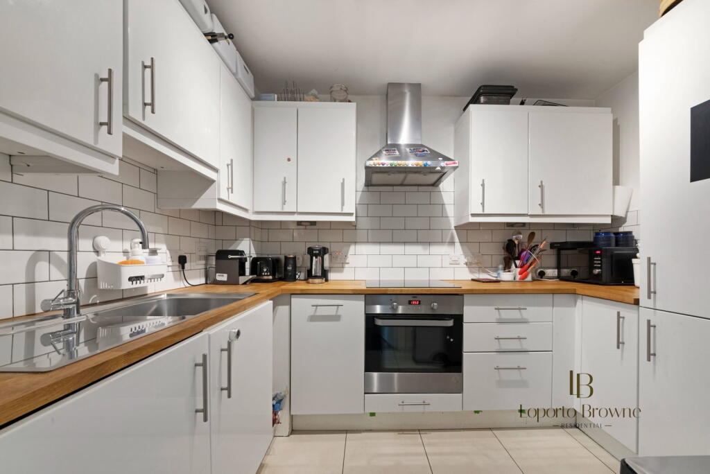 Apartment in London, Kilburn - More