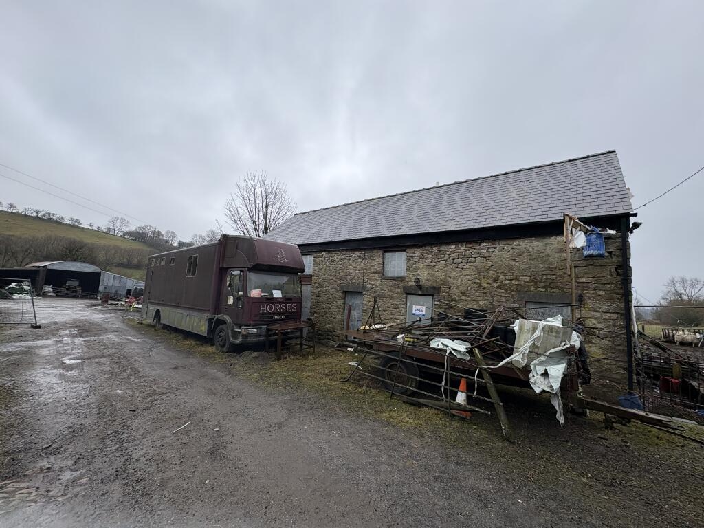 Main image of property: Llwyn Cilsanws Farm, Pontsarn, Merthyr Tydfil, South Wales CF48 2LB