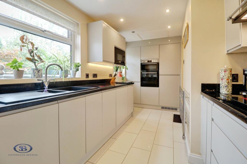House in Stoke-on-Trent - View 4