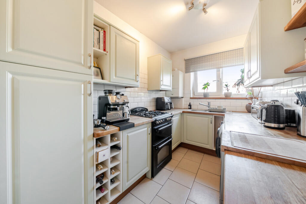 Apartment in London - More