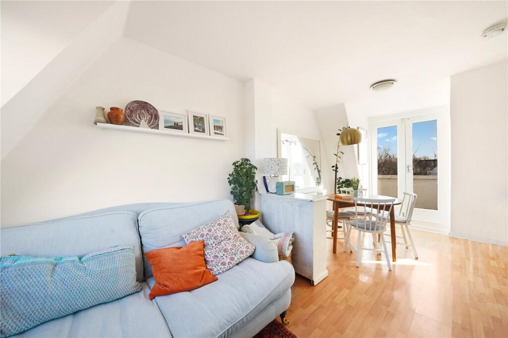 Apartment in London - View 5