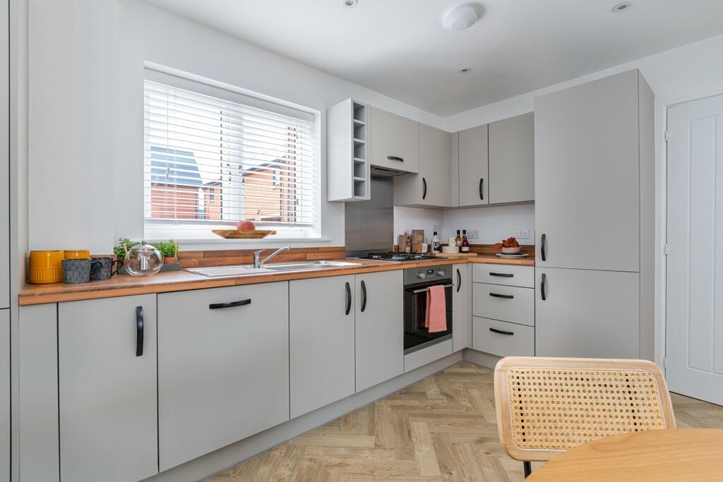 Apartment in Folkestone, Cheriton - View 5
