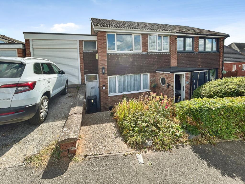3-bed semi-detached on Wheatlands Road, Burton-On-Trent, DE15, £195,000
