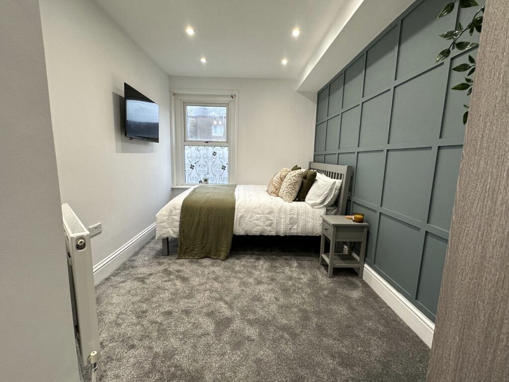 Main image of property: West Street, Banbury, OX16