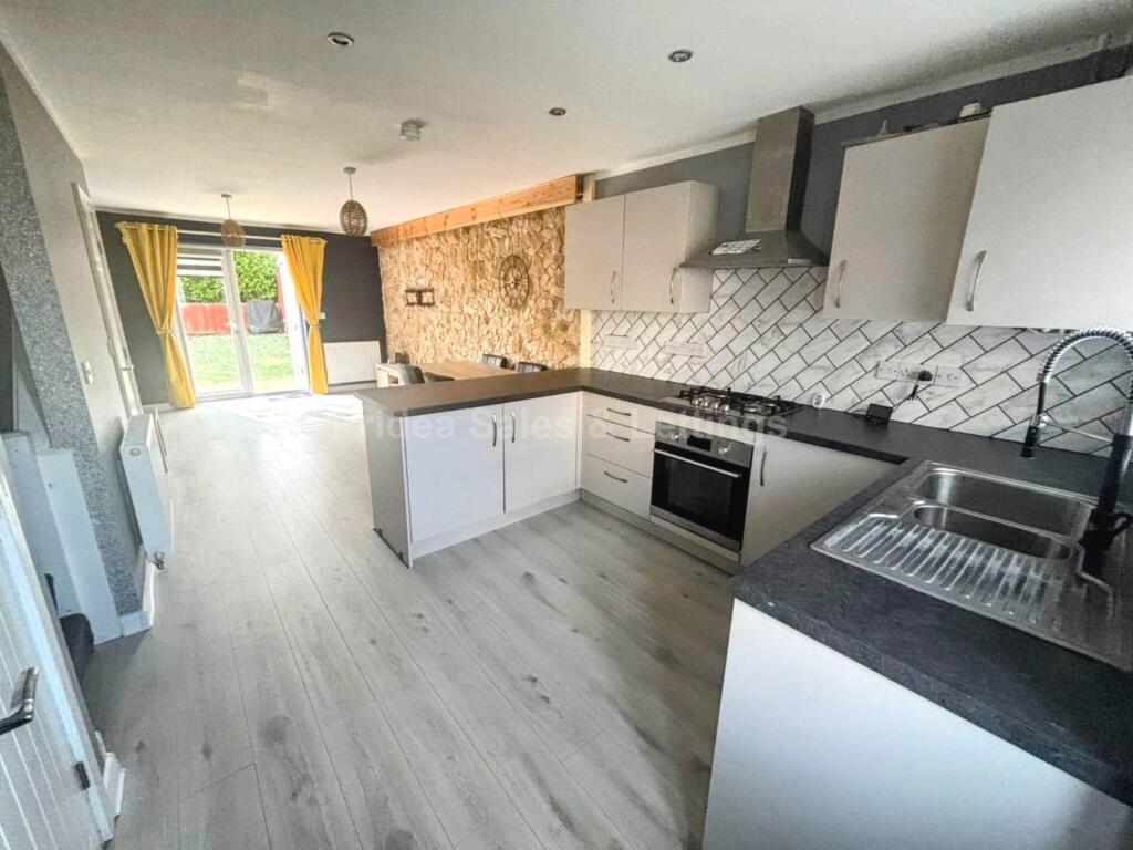House in West Lindsey, Cherry Willingham CP - View 5