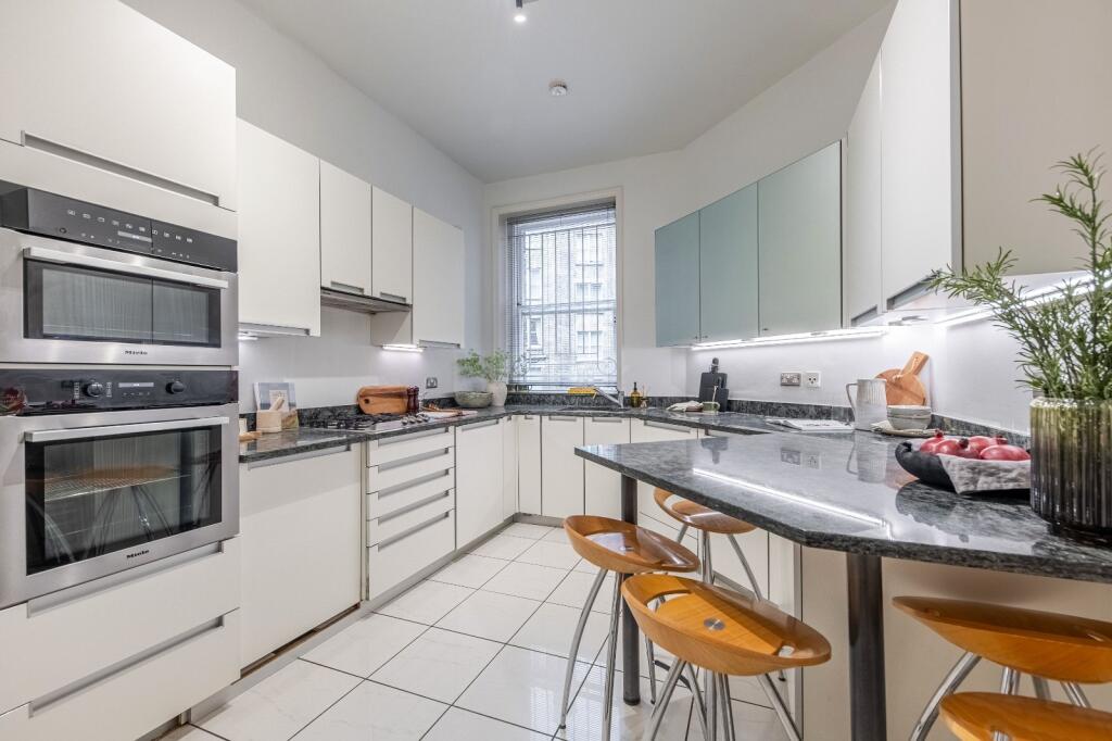 Apartment in London - View 5