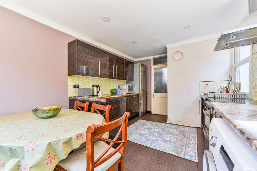 Elfort Road, Arsenal, London, N5 - View 6