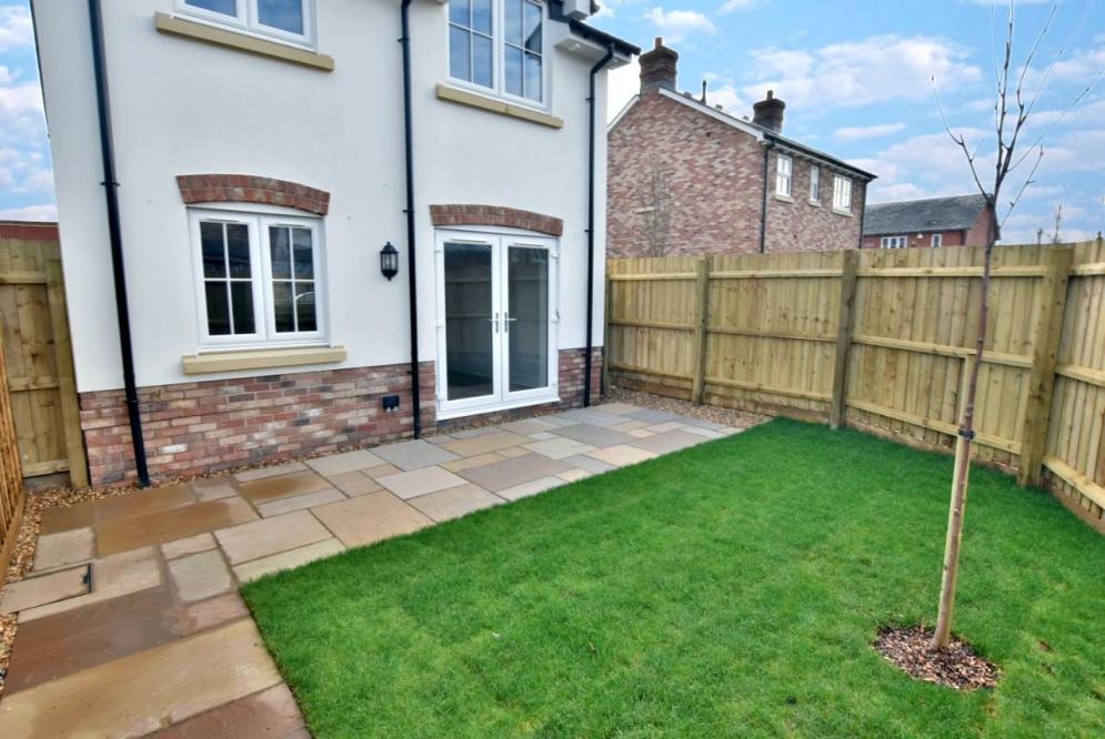 Churchill Gardens, Sturminster Marshall, BH21 4GJ photo 2