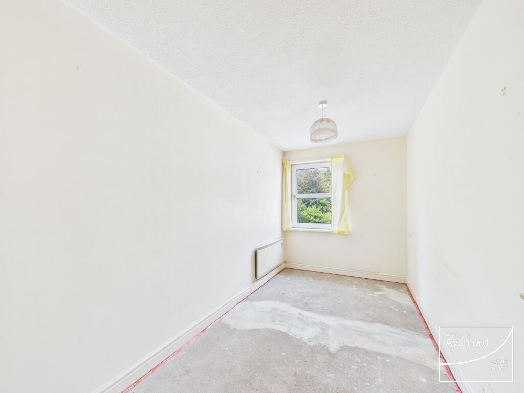 Apartment in Torquay - More