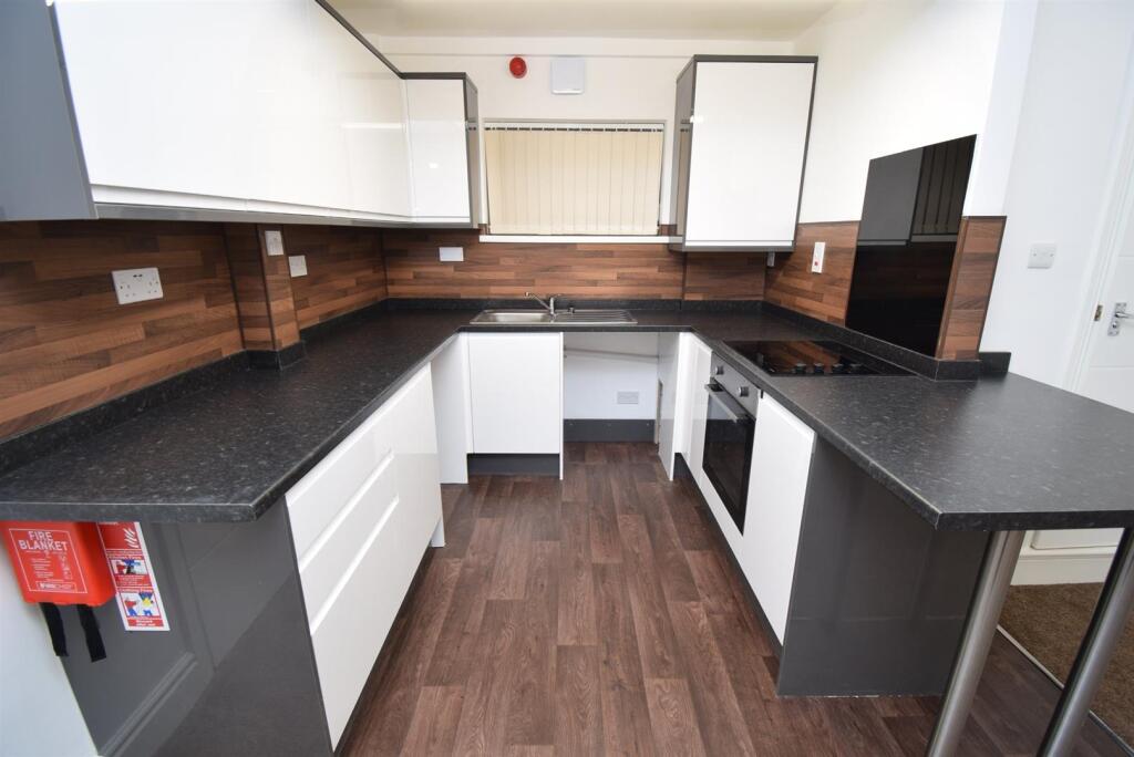 Main image of property: 12b Wentworth Terrace, Wakefield, WF1 3QN