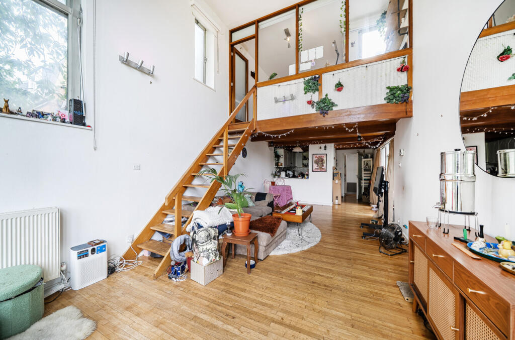 House in London - View 3