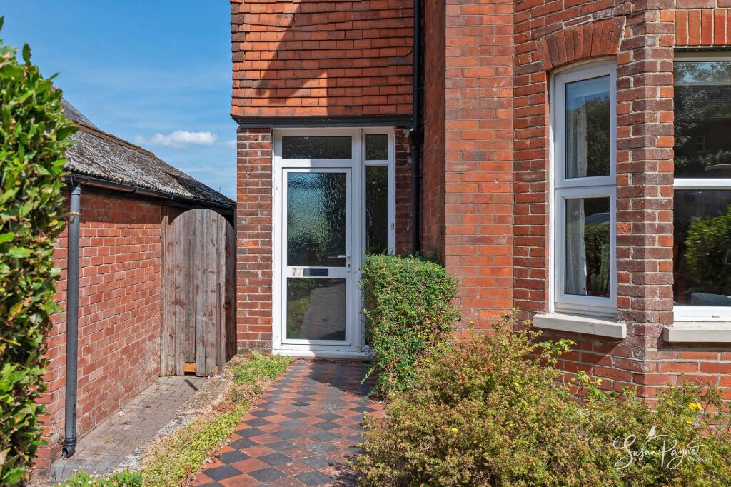 House in Portsmouth - More