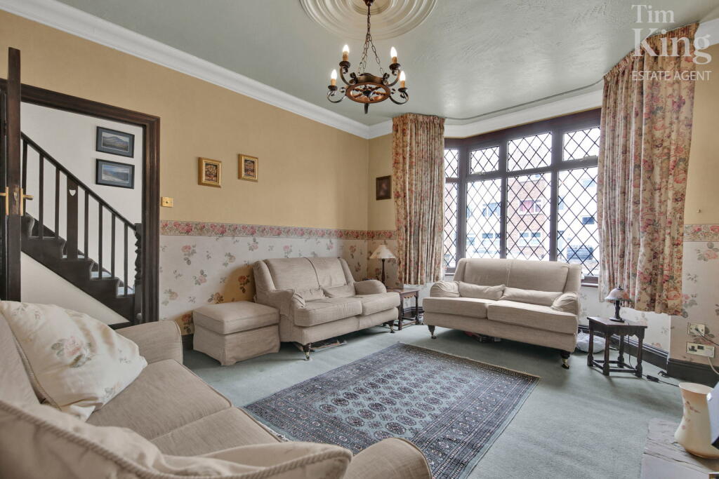 Heathcote Grove, London, E4 6RZ photo 4