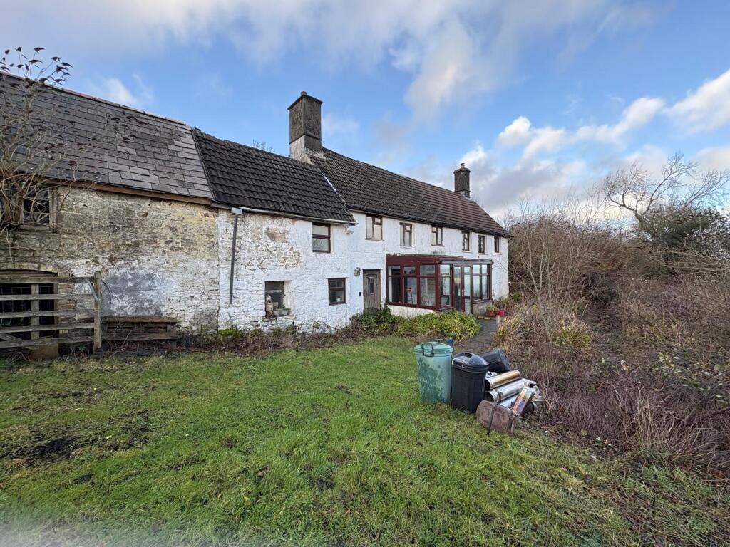 Main image of property: New Farm Cottage, Penyrheol, Pontypool, Torfaen NP4 5XP