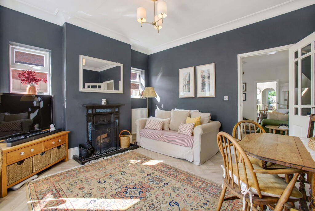 House in Rushcliffe, Radcliffe-on-Trent - View 2