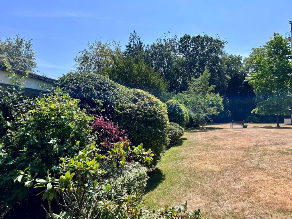 Apartment in Poole - View 3