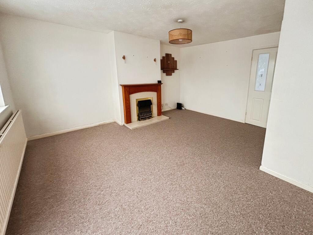House in Lincoln - View 4