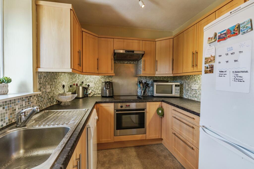 Apartment in Horsham, West Sussex - View 6