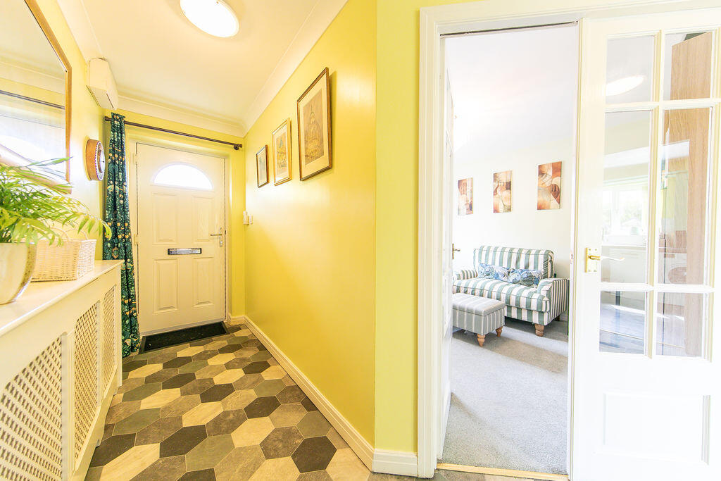 No. 15, Elmslie Gardens, Blackpool, Lancs FY3 9FY photo 4