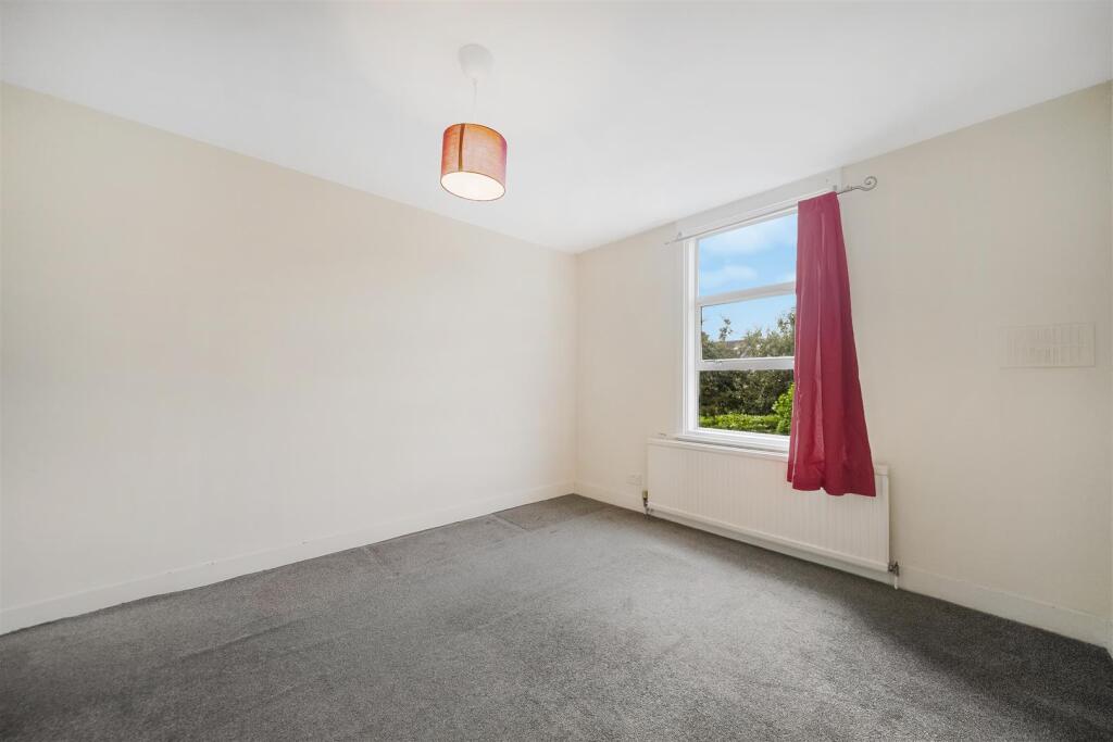 Apartment in London, Brondesbury Park, Brondesbury - More