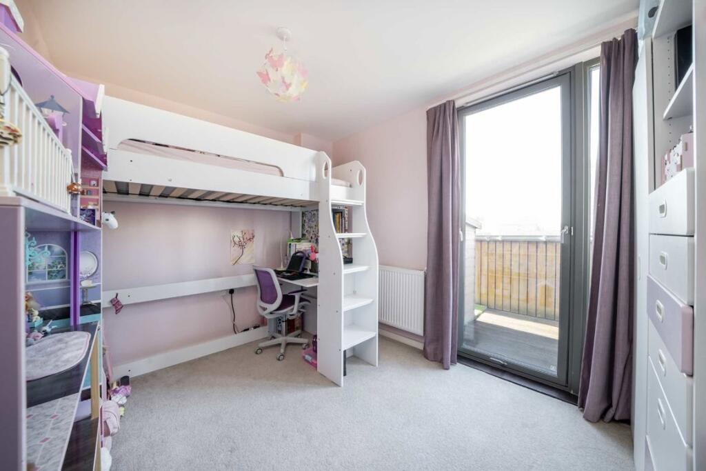 Apartment in London - More