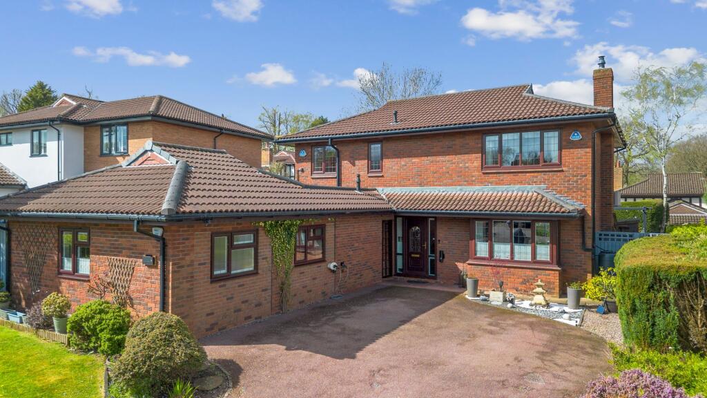 5-bed detached on Henley Close, Appleton, WA4, £725,000