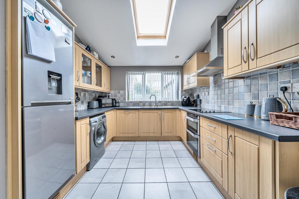 11 Burley Road, Cottesmore, Oakham photo 4