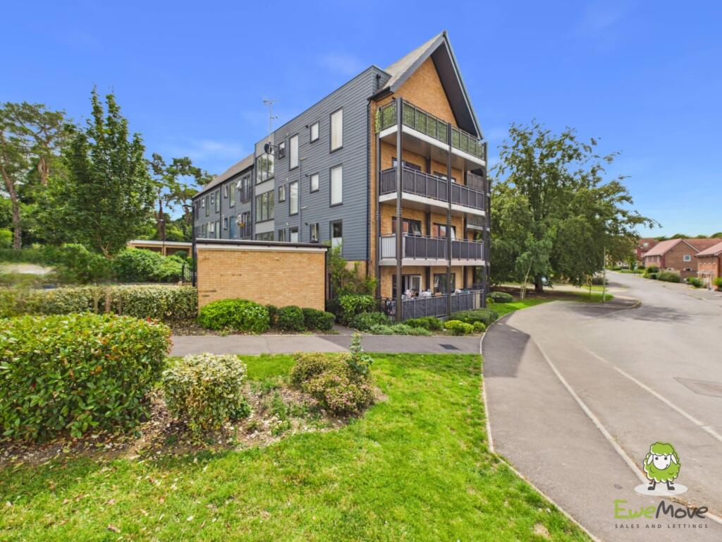 Main image of property: Fleetlands House, 34 Blackmoor Drive, Basingstoke, Hampshire, RG24