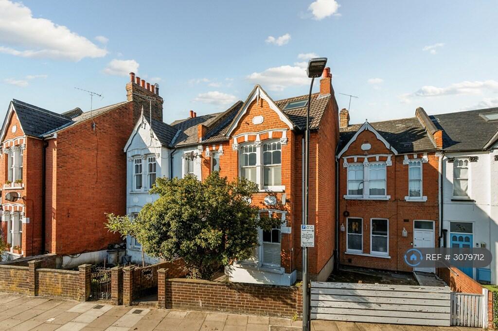 Apartment in London - More