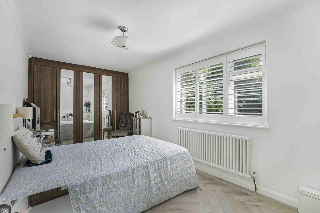 House in London - View 5
