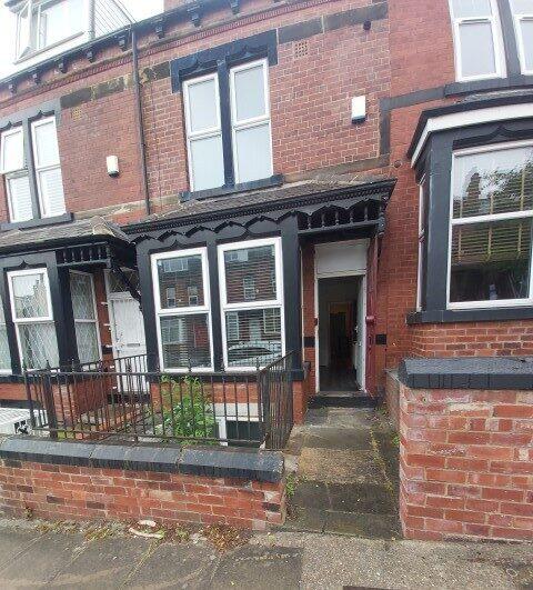 6 bedroom terraced house for rent