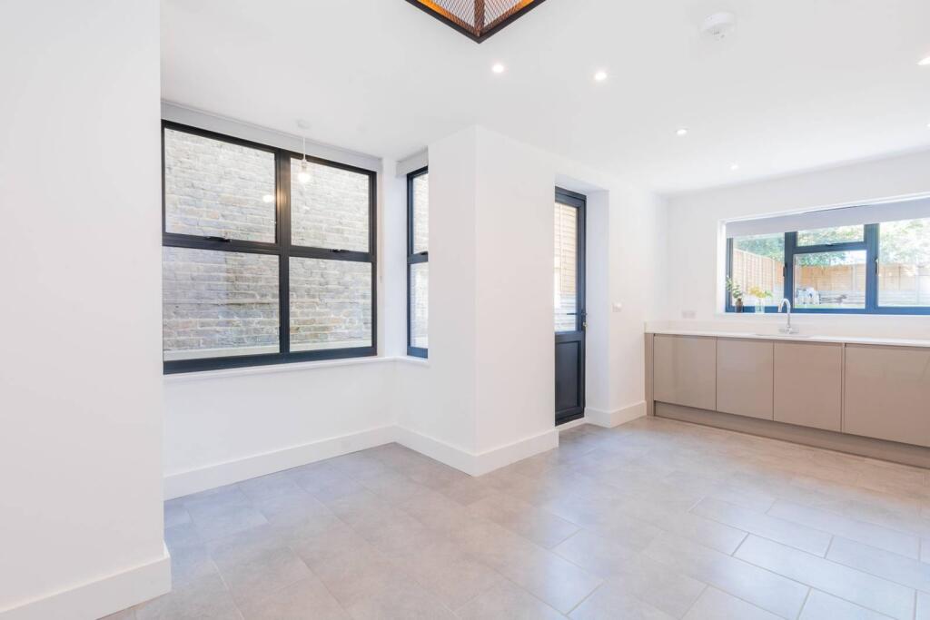 Main image of property: Wightman Road, Harringay, London, N4