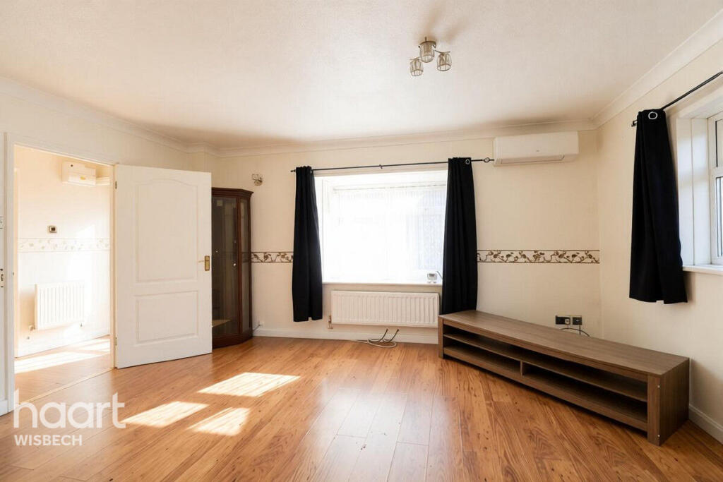 House in Peterborough - View 5
