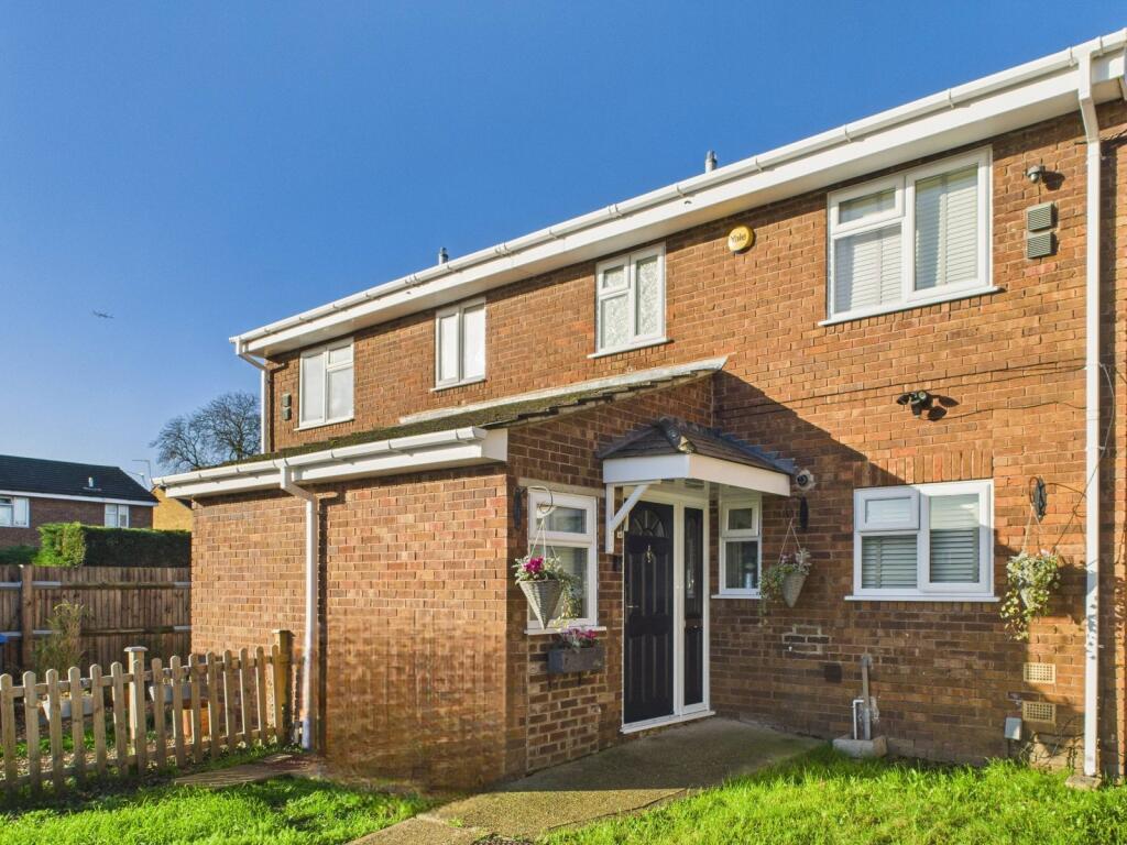 New Road, Datchet, Berkshire, SL3 photo 2