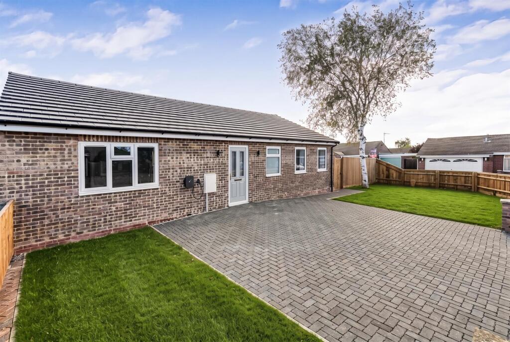 House in Cherwell, Bicester - More