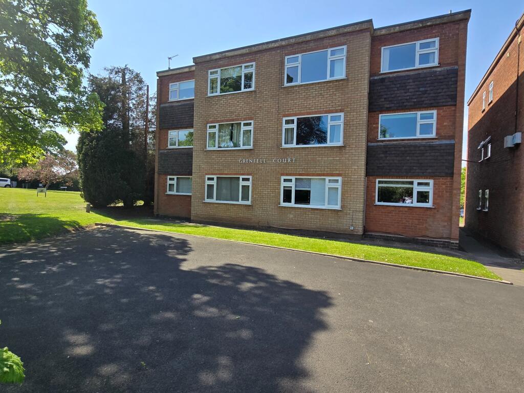 Main image of property: 192 Birmingham Road, Wylde Green, Sutton Coldfield, B72
