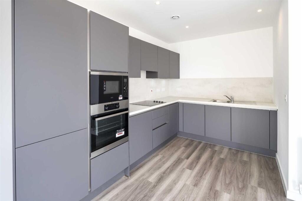 Apartment in London - View 5