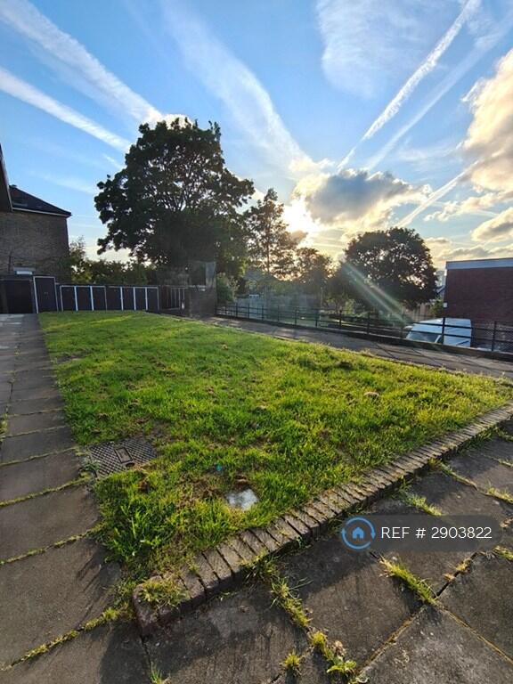 3 bedroom maisonette for rent