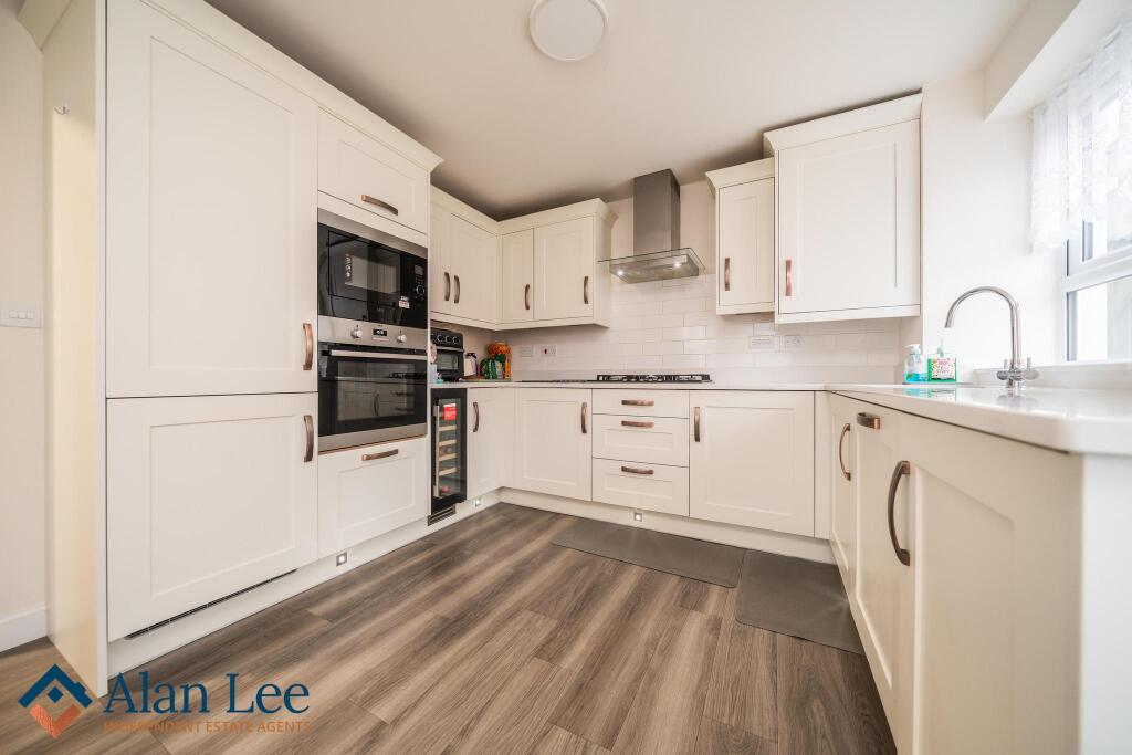 Albion Way, Macclesfield, SK11 7ZD photo 3