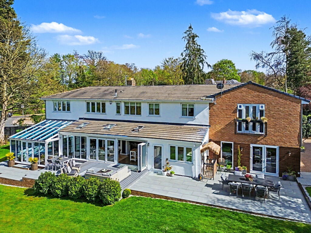 5-bed detached on Hedgeside, Yarm, £920,000