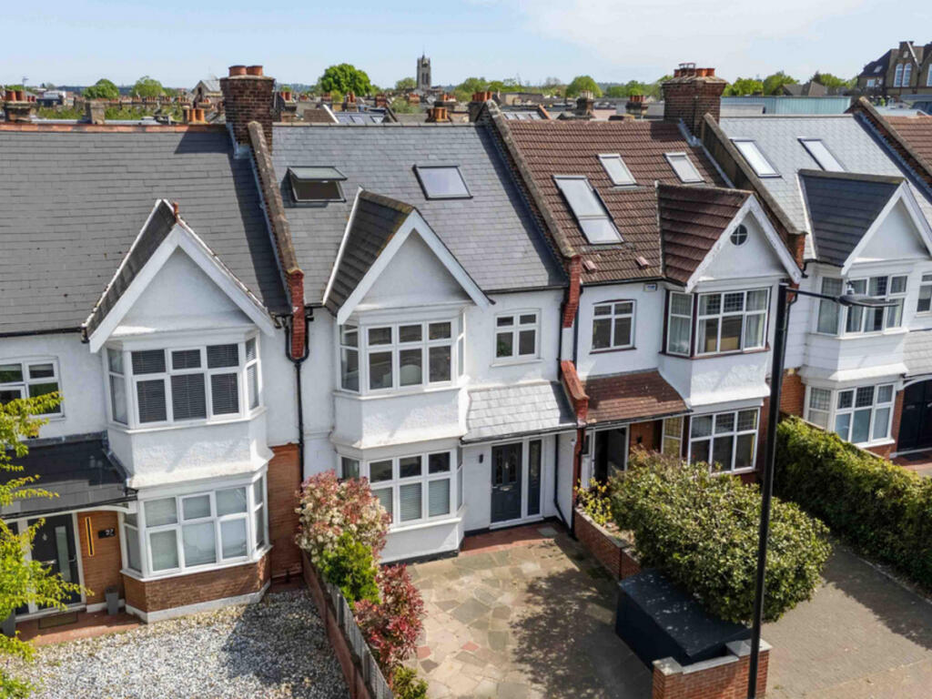 Main image of property: Kings Avenue, London, SW4