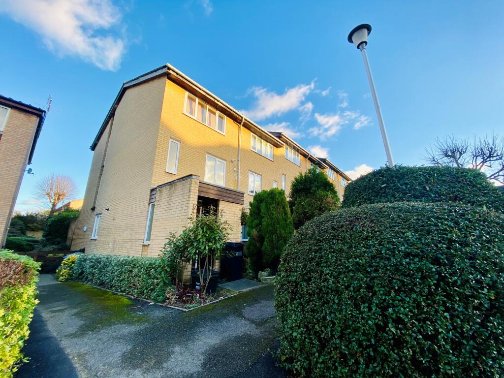 Main image of property: Bardsley Close, Croydon, CR0