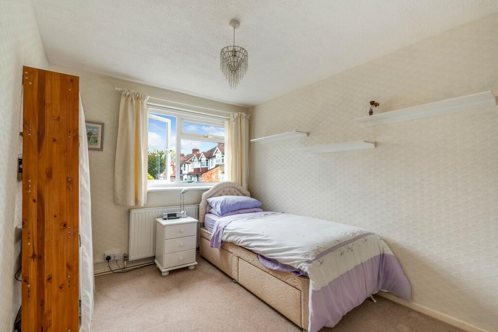 Apartment in Sutton - View 4