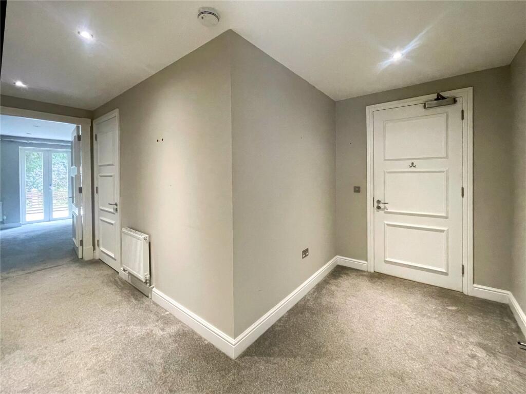 Stratton Place, Stratton, Cirencester, Gloucestershire, GL7 - View 2
