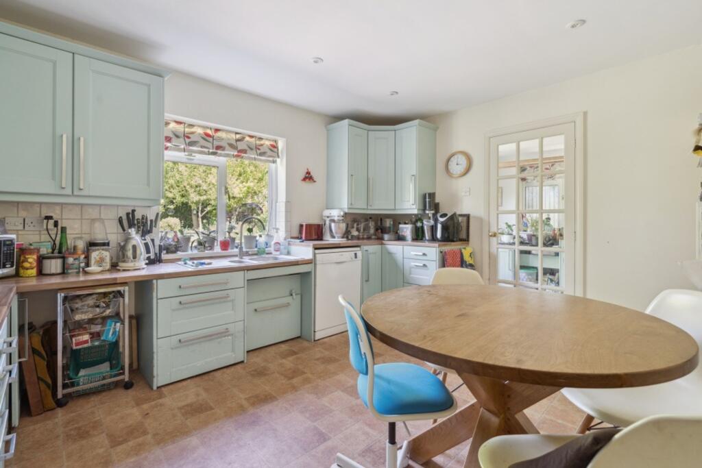 House in Princes Risborough, Askett - More