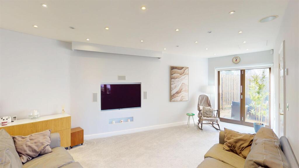 House in Milton Keynes, Monkston, Kents Hill, Monkston and Brinklow - View 2